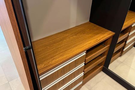 Closet de kitnet/studio para alugar com 1 quarto, 64m² em Embaré, Santos