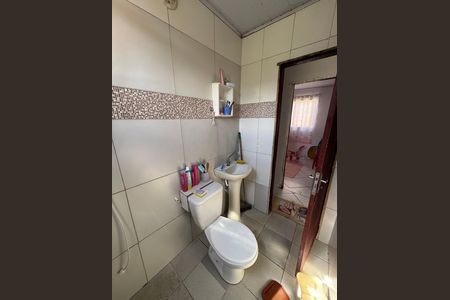 Casa à venda com 225m², 6 quartos e 4 vagas Casa à venda com 225m², 6 quartos e 4 vagasBanheiro anexo 2