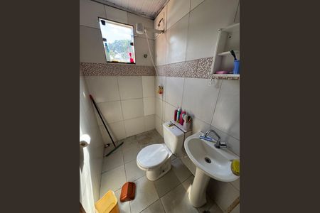 Casa à venda com 225m², 6 quartos e 4 vagas Casa à venda com 225m², 6 quartos e 4 vagasBanheiro anexo 2