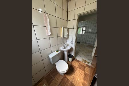Casa à venda com 225m², 6 quartos e 4 vagas Casa à venda com 225m², 6 quartos e 4 vagasBanheiro 1 anexo 1