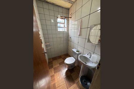 Casa à venda com 225m², 6 quartos e 4 vagas Casa à venda com 225m², 6 quartos e 4 vagasBanheiro 1 anexo 1