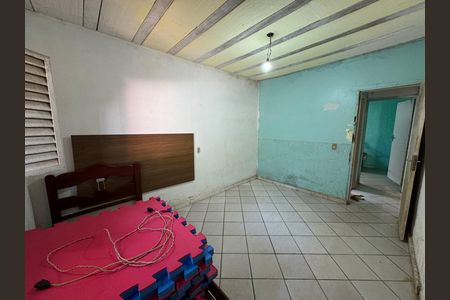 Casa à venda com 225m², 6 quartos e 4 vagas Casa à venda com 225m², 6 quartos e 4 vagasQuarto 1 anexo 1