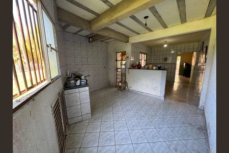 Casa à venda com 225m², 6 quartos e 4 vagas Casa à venda com 225m², 6 quartos e 4 vagasCozinha anexo 1