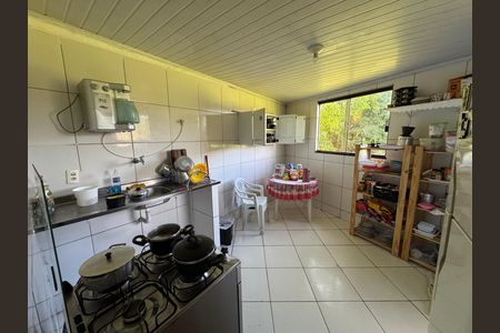 Casa à venda com 225m², 6 quartos e 4 vagas Casa à venda com 225m², 6 quartos e 4 vagasCozinha anexo 2