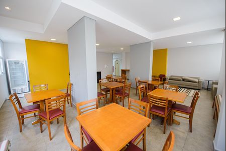 Apartamento para alugar com 129m², 2 quartos e 2 vagas Apartamento para alugar com 129m², 2 quartos e 2 vagasÁrea comum - Salão de festas