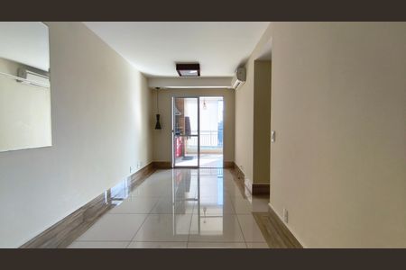 Apartamento à venda com 87m², 3 quartos e 1 vaga Apartamento à venda com 87m², 3 quartos e 1 vagaSala