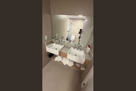 Apartamento para alugar com 142m², 2 quartos e 2 vagas Apartamento para alugar com 142m², 2 quartos e 2 vagasBanheiro