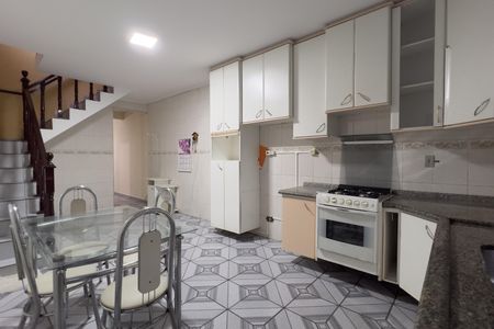 Casa para alugar com 215m², 3 quartos e 2 vagas Casa para alugar com 215m², 3 quartos e 2 vagasCozinha