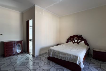 Casa para alugar com 215m², 3 quartos e 2 vagas Casa para alugar com 215m², 3 quartos e 2 vagasSuíte