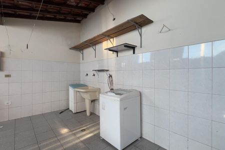 Casa para alugar com 215m², 3 quartos e 2 vagas Casa para alugar com 215m², 3 quartos e 2 vagasÁrea de Serviço