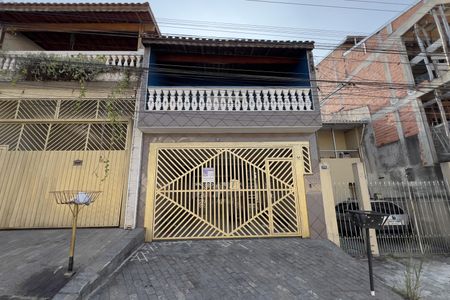 Casa para alugar com 215m², 3 quartos e 2 vagas Casa para alugar com 215m², 3 quartos e 2 vagasFachada com placa pequena