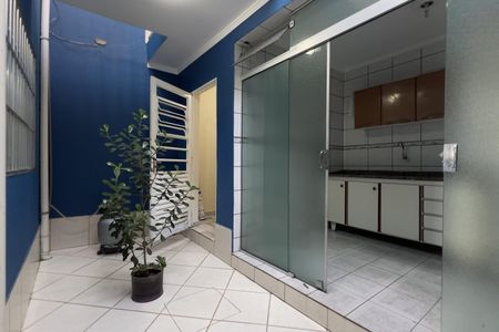 Casa para alugar com 215m², 3 quartos e 2 vagas Casa para alugar com 215m², 3 quartos e 2 vagasÁrea externa