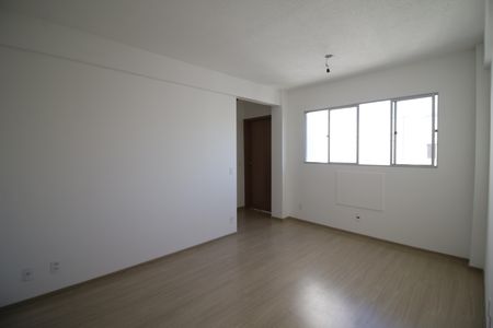 Sala de apartamento para alugar com 2 quartos, 47m² em Taquara, Rio de Janeiro