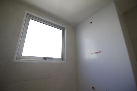 Banheiro de apartamento para alugar com 2 quartos, 47m² em Taquara, Rio de Janeiro