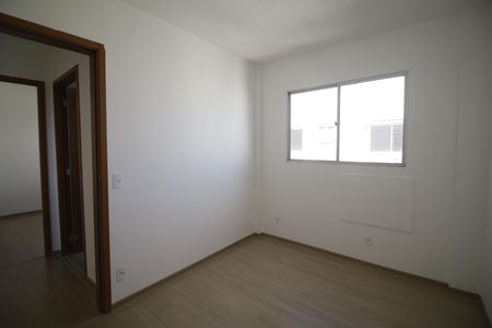 Quarto 1 de apartamento para alugar com 2 quartos, 47m² em Taquara, Rio de Janeiro