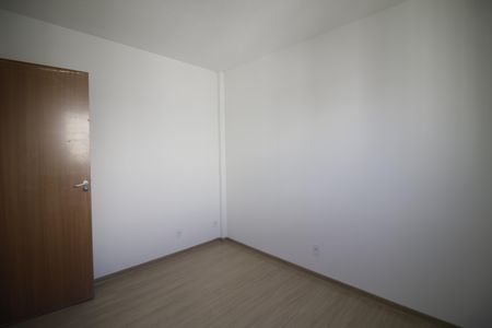 Quarto 2 de apartamento para alugar com 2 quartos, 47m² em Taquara, Rio de Janeiro