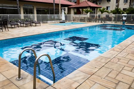 Apartamento à venda com 52m², 2 quartos e 1 vaga Apartamento à venda com 52m², 2 quartos e 1 vagaÁrea comum - Piscina
