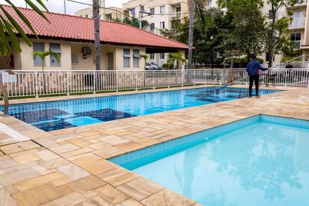 Apartamento à venda com 52m², 2 quartos e 1 vaga Apartamento à venda com 52m², 2 quartos e 1 vagaÁrea comum - Piscina