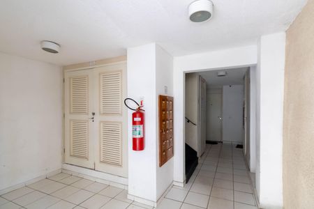 Apartamento à venda com 52m², 2 quartos e 1 vaga Apartamento à venda com 52m², 2 quartos e 1 vagaHall social