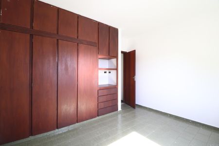 Casa para alugar com 150m², 3 quartos e 2 vagasQuarto 2