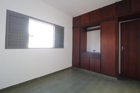 Casa para alugar com 150m², 3 quartos e 2 vagasQuarto 1