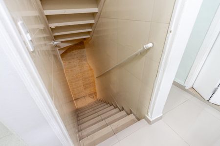 Escadas de casa à venda com 4 quartos, 150m² em Barra Funda, São Paulo
