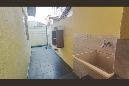 Área de serviço  de casa de condomínio para alugar com 2 quartos, 43m² em Jardim Sao Luiz, Suzano