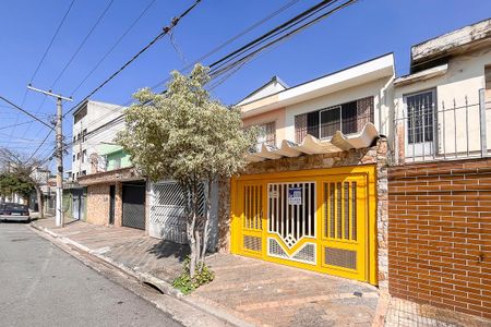 Casa para alugar com 120m², 3 quartos e 1 vagaFachada + plaquinha