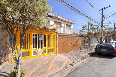 Casa para alugar com 120m², 3 quartos e 1 vagaFachada + plaquinha