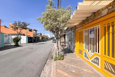 Casa para alugar com 120m², 3 quartos e 1 vagaFachada + plaquinha
