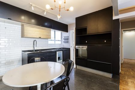 Apartamento à venda com 105m², 2 quartos e 1 vaga Apartamento à venda com 105m², 2 quartos e 1 vagaCozinha