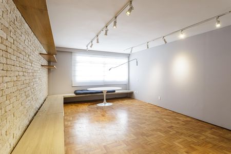 Apartamento à venda com 105m², 2 quartos e 1 vaga Apartamento à venda com 105m², 2 quartos e 1 vagaSala