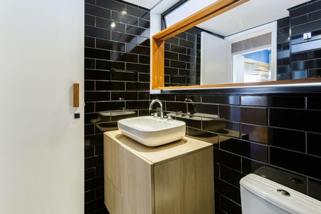 Apartamento à venda com 105m², 2 quartos e 1 vaga Apartamento à venda com 105m², 2 quartos e 1 vagaBanheiro Social