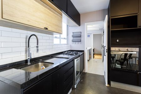 Apartamento à venda com 105m², 2 quartos e 1 vaga Apartamento à venda com 105m², 2 quartos e 1 vagaCozinha