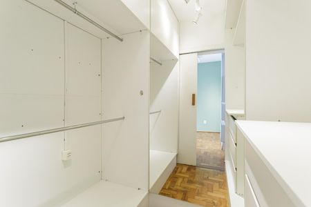 Closet da suíte de apartamento à venda com 2 quartos, 105m² em Indianópolis, São Paulo
