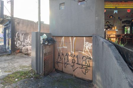Casa para alugar com 150m², 3 quartos e 1 vaga Casa para alugar com 150m², 3 quartos e 1 vagaFachada