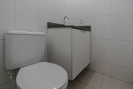 Apartamento para alugar com 57m², 2 quartos e 1 vaga Apartamento para alugar com 57m², 2 quartos e 1 vagaBanheiro
