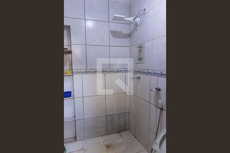 Casa à venda com 440m², 4 quartos e 2 vagas Casa à venda com 440m², 4 quartos e 2 vagasBanheiro 01