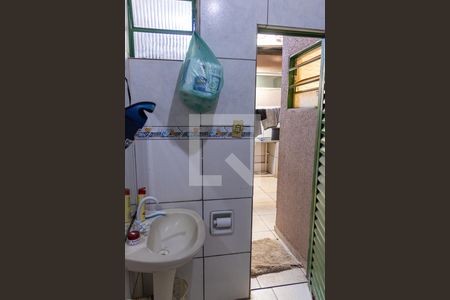 Casa à venda com 440m², 4 quartos e 2 vagas Casa à venda com 440m², 4 quartos e 2 vagasBanheiro 01
