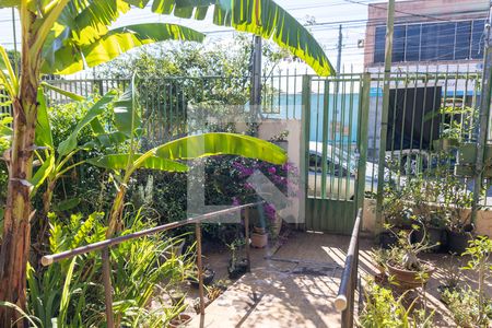Casa à venda com 440m², 4 quartos e 2 vagas Casa à venda com 440m², 4 quartos e 2 vagasQuintal