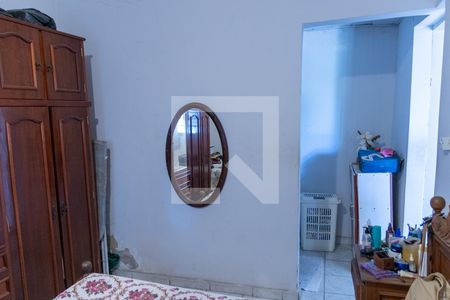 Casa à venda com 440m², 4 quartos e 2 vagas Casa à venda com 440m², 4 quartos e 2 vagasQuarto 01