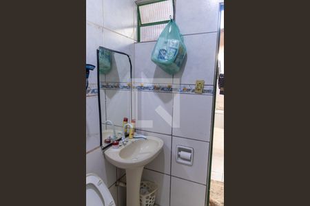 Casa à venda com 440m², 4 quartos e 2 vagas Casa à venda com 440m², 4 quartos e 2 vagasBanheiro 01