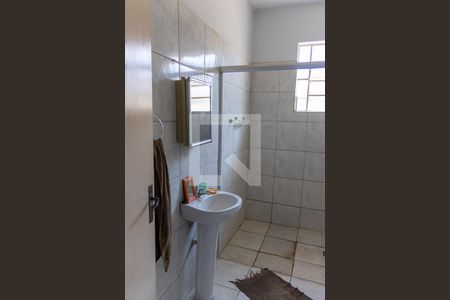 Casa à venda com 440m², 4 quartos e 2 vagas Casa à venda com 440m², 4 quartos e 2 vagasBanheiro 02
