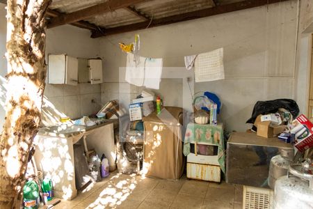 Casa à venda com 440m², 4 quartos e 2 vagas Casa à venda com 440m², 4 quartos e 2 vagasÁrea de Serviço 01