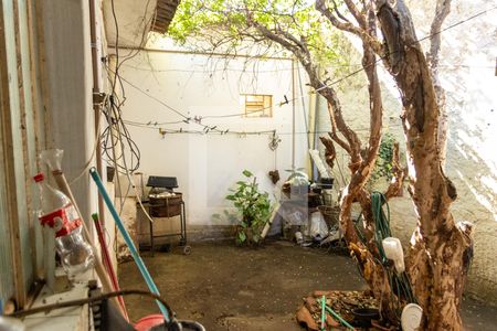 Casa à venda com 440m², 4 quartos e 2 vagas Casa à venda com 440m², 4 quartos e 2 vagasÁrea de Serviço 01