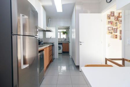 Apartamento à venda com 101m², 2 quartos e 2 vagas Apartamento à venda com 101m², 2 quartos e 2 vagasCozinha