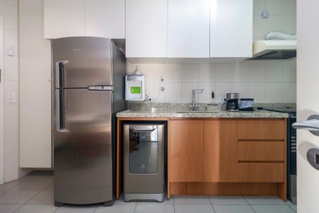 Apartamento à venda com 101m², 2 quartos e 2 vagas Apartamento à venda com 101m², 2 quartos e 2 vagasCozinha