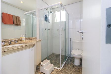 Apartamento à venda com 101m², 2 quartos e 2 vagas Apartamento à venda com 101m², 2 quartos e 2 vagasSuíte 1 - Banheiro