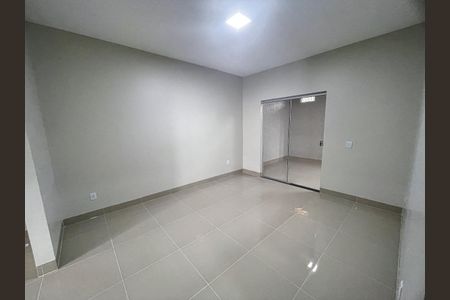 Casa à venda com 162m², 3 quartos e 2 vagas Casa à venda com 162m², 3 quartos e 2 vagasSala