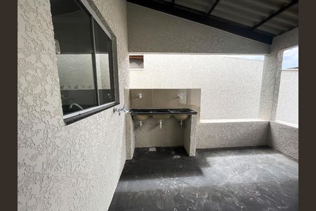 Casa à venda com 162m², 3 quartos e 2 vagas Casa à venda com 162m², 3 quartos e 2 vagasÁrea de Serviço